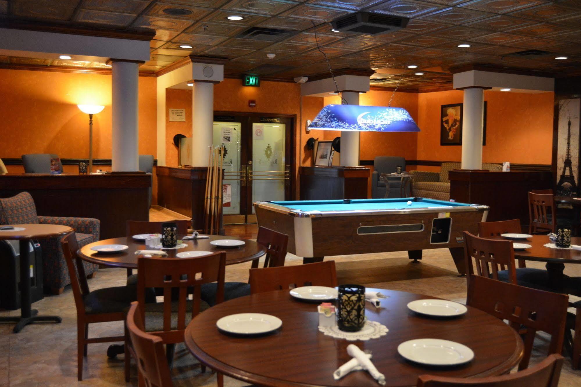 Ramada By Wyndham Wichita Airport Hotel Luaran gambar