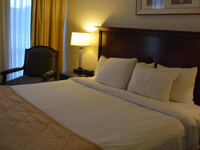 Ramada By Wyndham Wichita Airport Hotel Luaran gambar